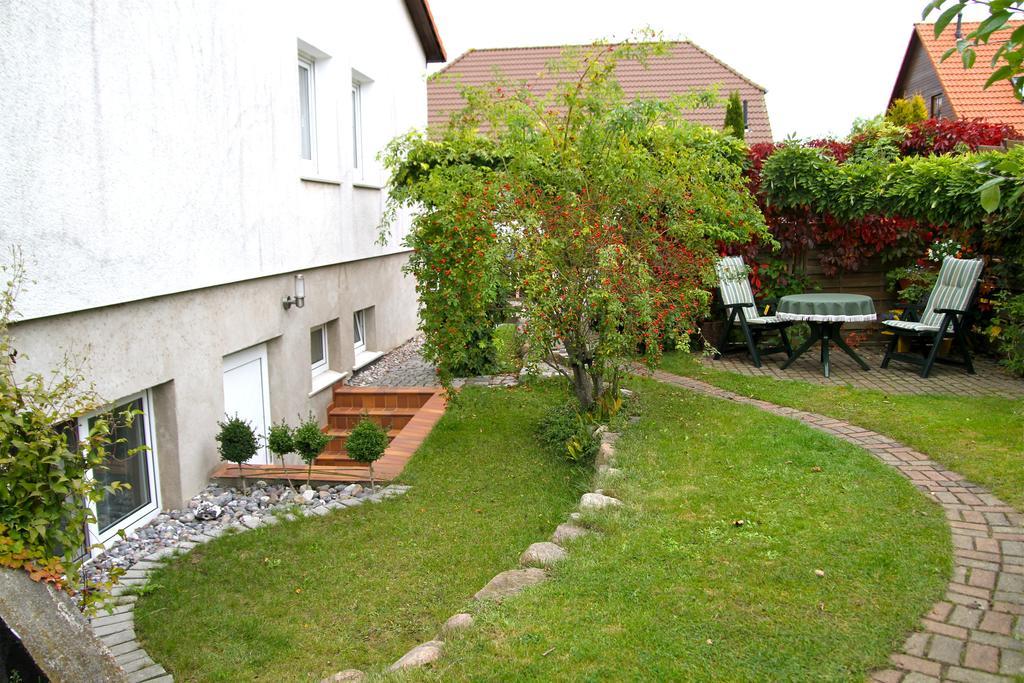 Sonnige Souterrain-Ferienwohnung Sassnitz Zimmer foto